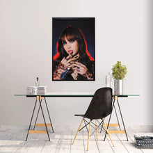 Maxi Poster Rock: K-pop (Lisa 2) gruppo Blackpink - da Parete Incorniciabile 91x61 cm Carta Lucida Licenza Ufficiale