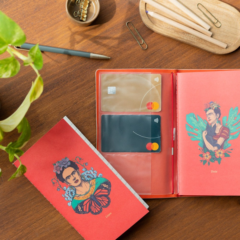Taccuino "Frida Kahlo" Diario Personale Viaggio 2 Quaderni Sostituibili: Bullet Journal Puntinato e a Righe 160 pag