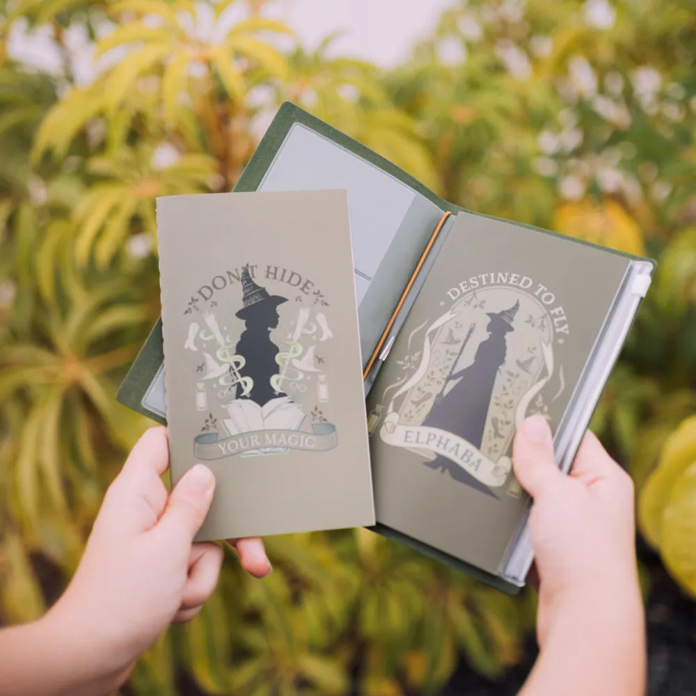 Taccuino Wicked "Elphaba" Diario Personale da Viaggio 2 Quaderni Sostituibili: Bullet Journal Puntinato e a Righe 160 pag