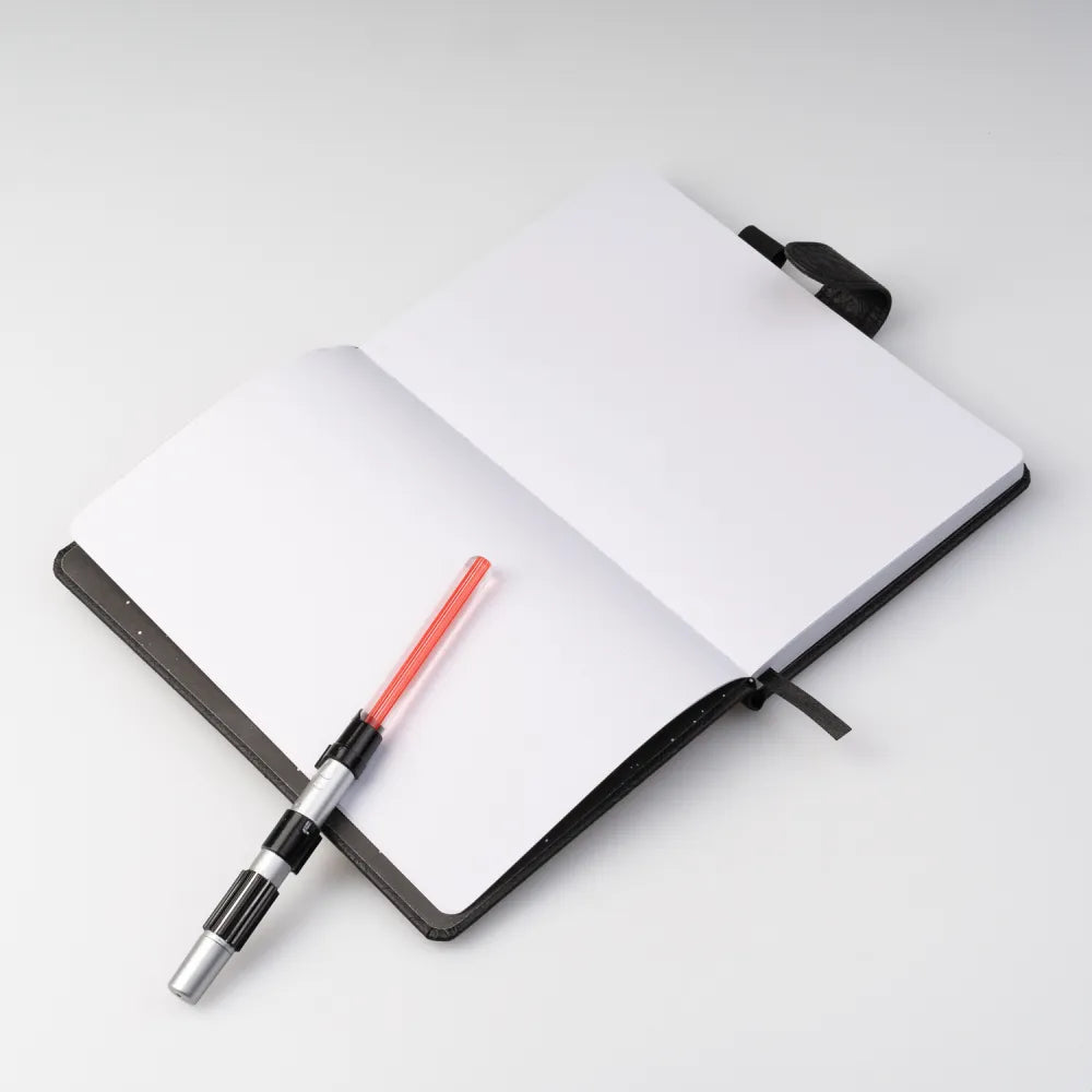 Star Wars (DARTH VADER) Taccuino A5 e Penna - Quaderno Appunti Pagine Bianche con Penna Proiettore a Pile, Copertina Rigida, Tasca Espandibile e Segnalibro | Diario Personale (192 Pagine) - Idea Regalo Gadget Tv