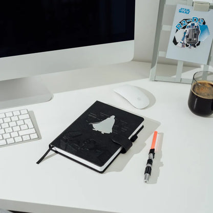 Star Wars (DARTH VADER) Taccuino A5 e Penna - Quaderno Appunti Pagine Bianche con Penna Proiettore a Pile, Copertina Rigida, Tasca Espandibile e Segnalibro | Diario Personale (192 Pagine) - Idea Regalo Gadget Tv