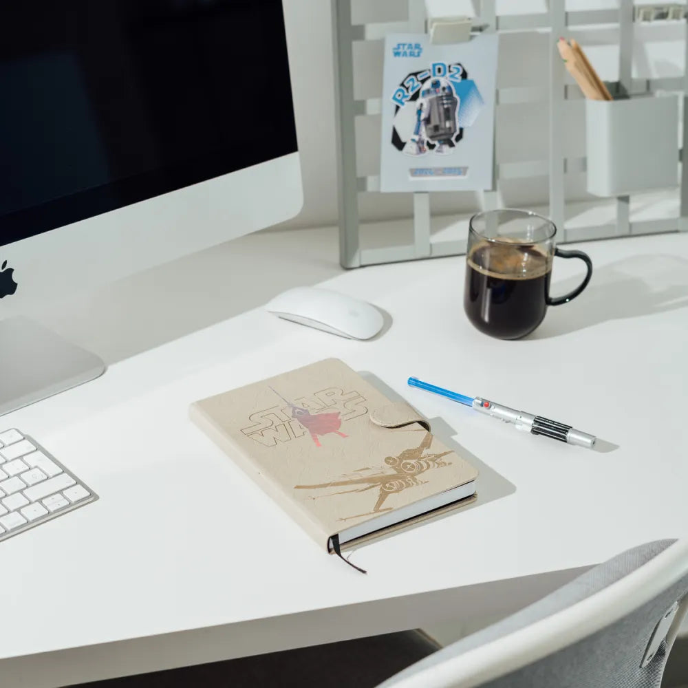 Star Wars (LUKE SKYWALKER) Taccuino A5 e Penna - Quaderno Appunti Pagine Bianche con Penna Proiettore a Pile, Copertina Rigida, Tasca Espandibile e Segnalibro | Diario Personale (192 Pagine) - Idea Regalo Gadget Tv