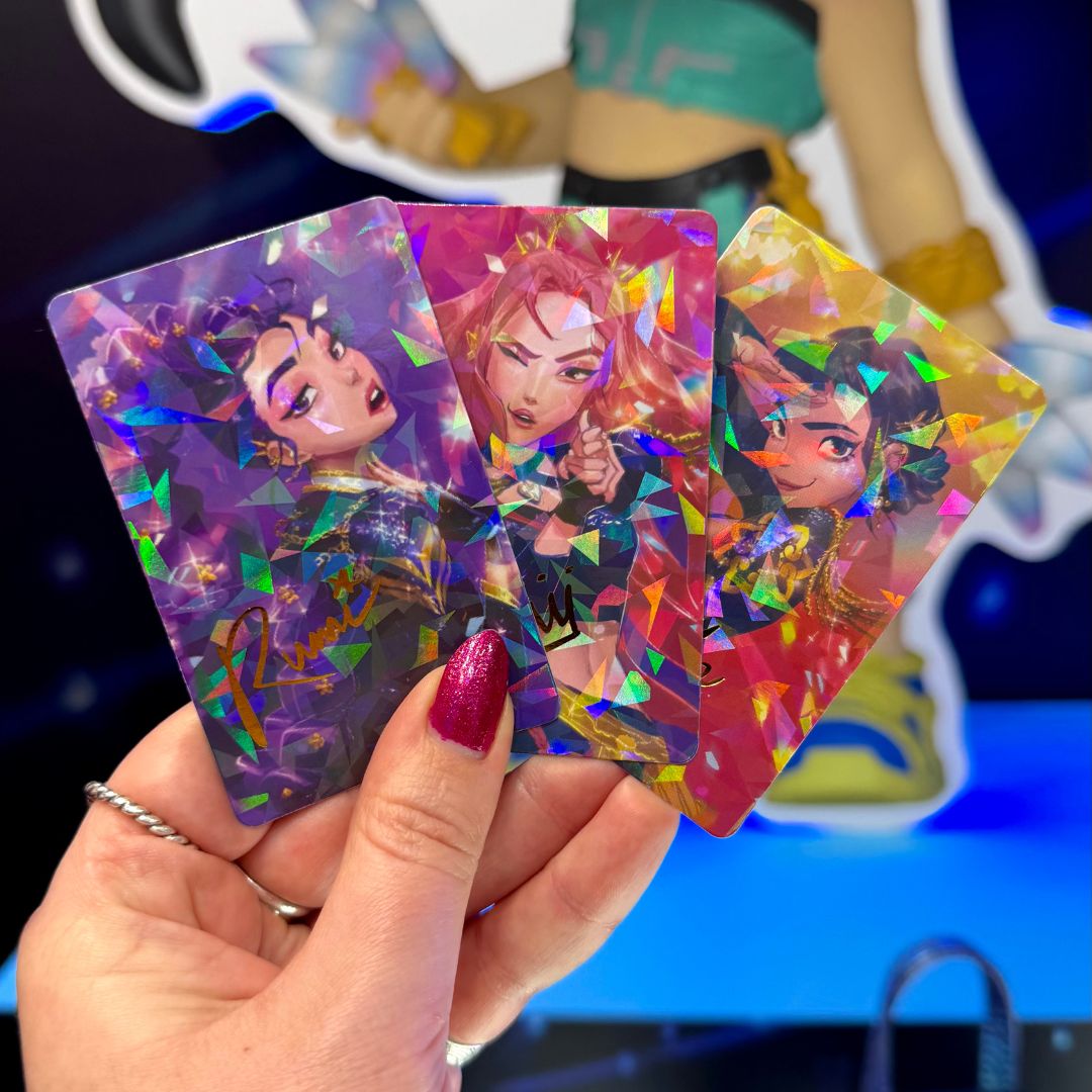 Funko Loungefly: KPop Demon Hunters - Mini Zaino Huntrix con ciondolo per foto
