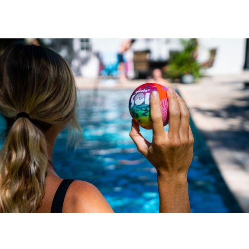 Waboba Palla SOL Skips on Water Bouncing Ball (1pz) Pallina che rimbalza sull’acqua, Cambia Colore al Sole, originale per saltare sull'oceano, lago e piscina – Giocattolo acquatico ad alte prestazioni per un'estate di divertimento senza fine 8cm (Palme)