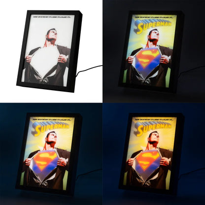 Quadro LED DC Comic (Superman) Supereroi Super Hero Manga Poster Stampa Lamina decorativa Illuminata per cameretta ragazza, stanza bambine/Decorazione Ufficiale Gadget da parete o tavolo Incorniciata