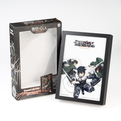 Quadro LED (Attack on Titan) Manga Poster Stampa Lamina decorativa Illuminata per cameretta ragazza, stanza bambine/Decorazione Ufficiale Gadget da parete o tavolo Incorniciata