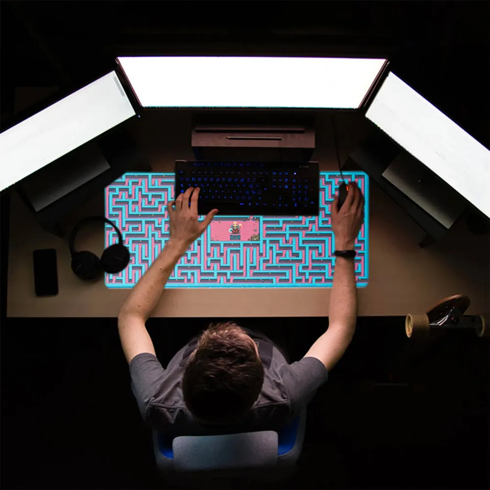Gameration Maze (Gioco Labirinto) Tappetino da Scrivania per Tastiera e Mouse Pad PC Gaming Deskmat XXL Idea Regalo