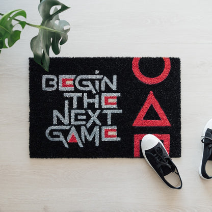 Zerbino (Squid Game) Tappeto per Ingresso da Esterno e Interno Cocco Divertente Cameretta Bagno con Base in PVC Antiscivolo Merchandising 40X60 cm (Netflix)
